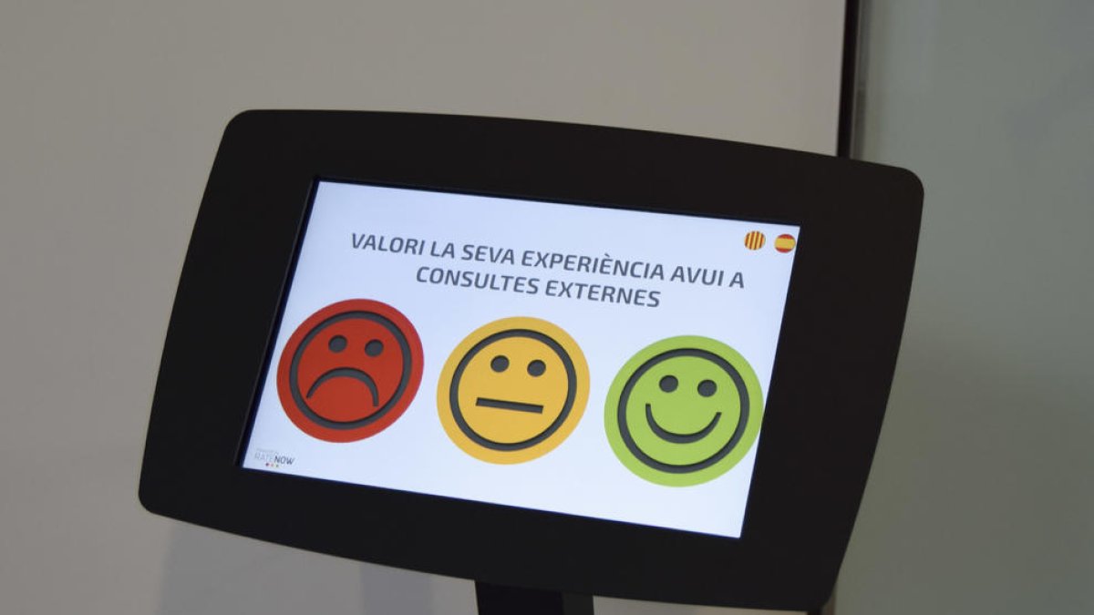 El Sant Joan de Reus instala 10 terminales táctiles para conocer la opinión de los pacientes