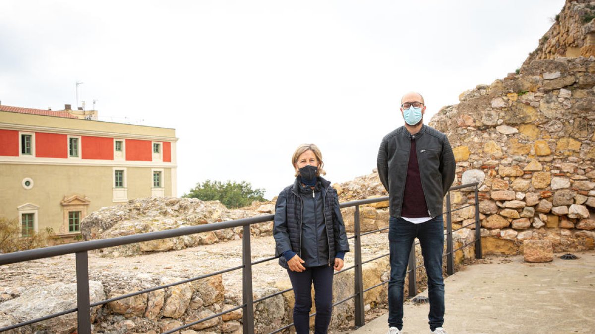 L'Ajuntament de Tarragona realitza tasques de manteniment al tram de la Muralla de l'Antic Escorxador