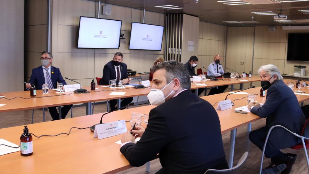Sàmper es mostra partidari de «modernitzar» els mecanismes de control dels Mossos