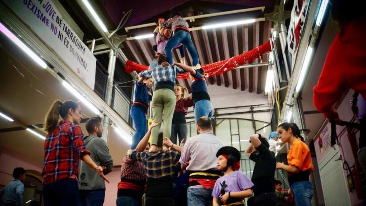 La coordinadora de grupos castellers permite ensayos de hasta 20 personas
