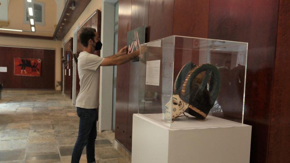 El Pati Jaume I acull la mostra 'Les màscares de Jesús Arjona' de l'1 al 21 de juny