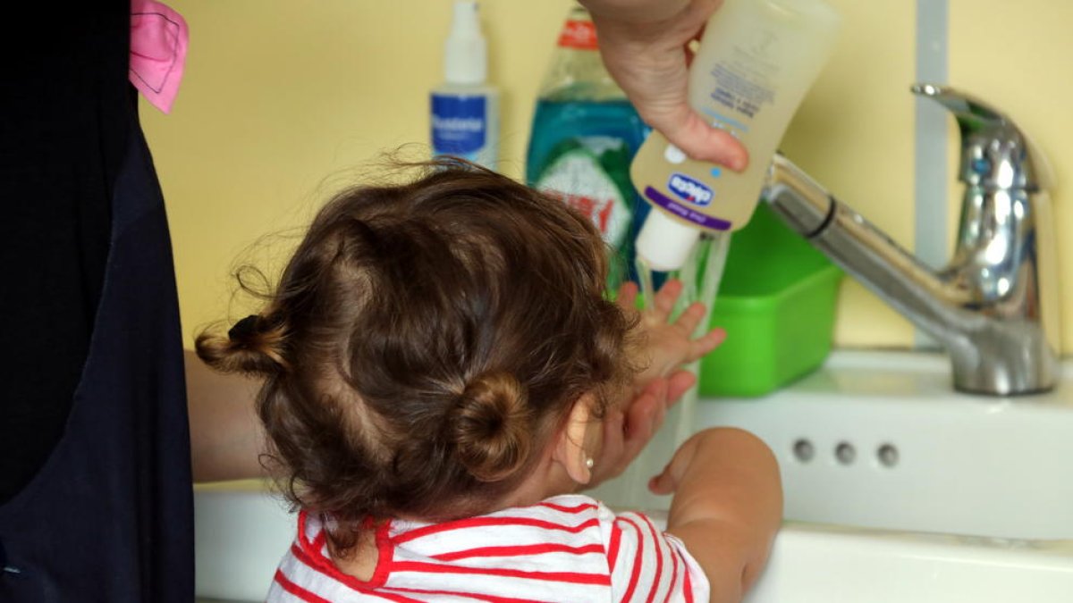 Los expertos constatan dificultades emocionales de muchos niños por la pandemia como el miedo en contagiar a la familia