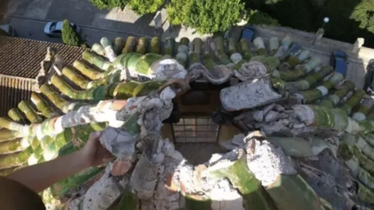 Empiezan las obras de reparación de la torre del edificio del Portal de l'Assumpta de Santes Creus