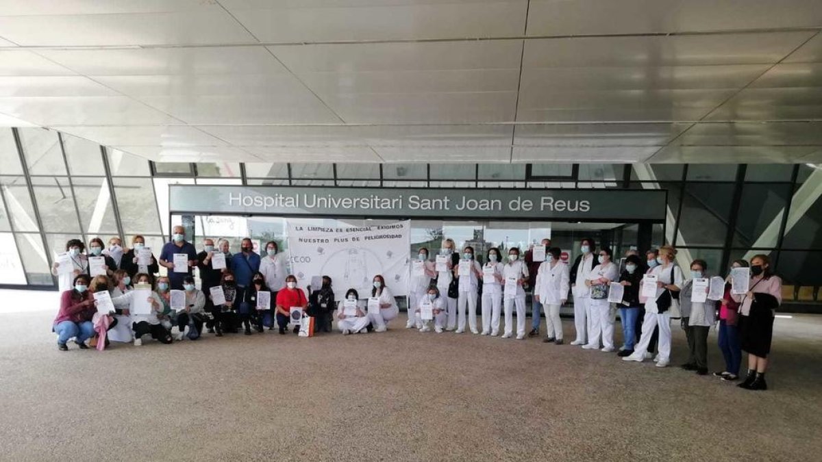 Netejadores del Sant Joan es mobilitzen en el marc de la jornada de vaga convocada a tot Catalunya