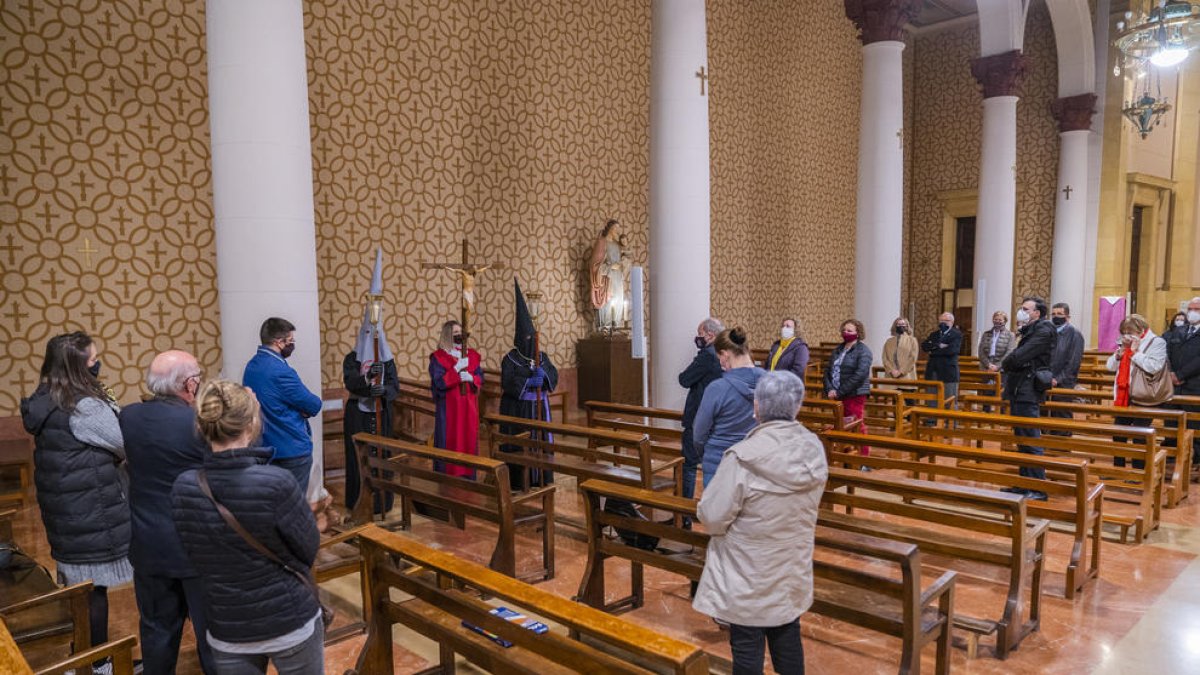 Tarragona: El Descendimiento, los Maginets y la Salle llevan|traen el viacrucis a Sant Pau