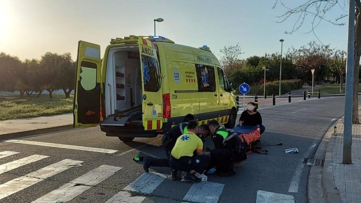 Un conductor begut atropella un ciclista al barri Ametllers de Cambrils