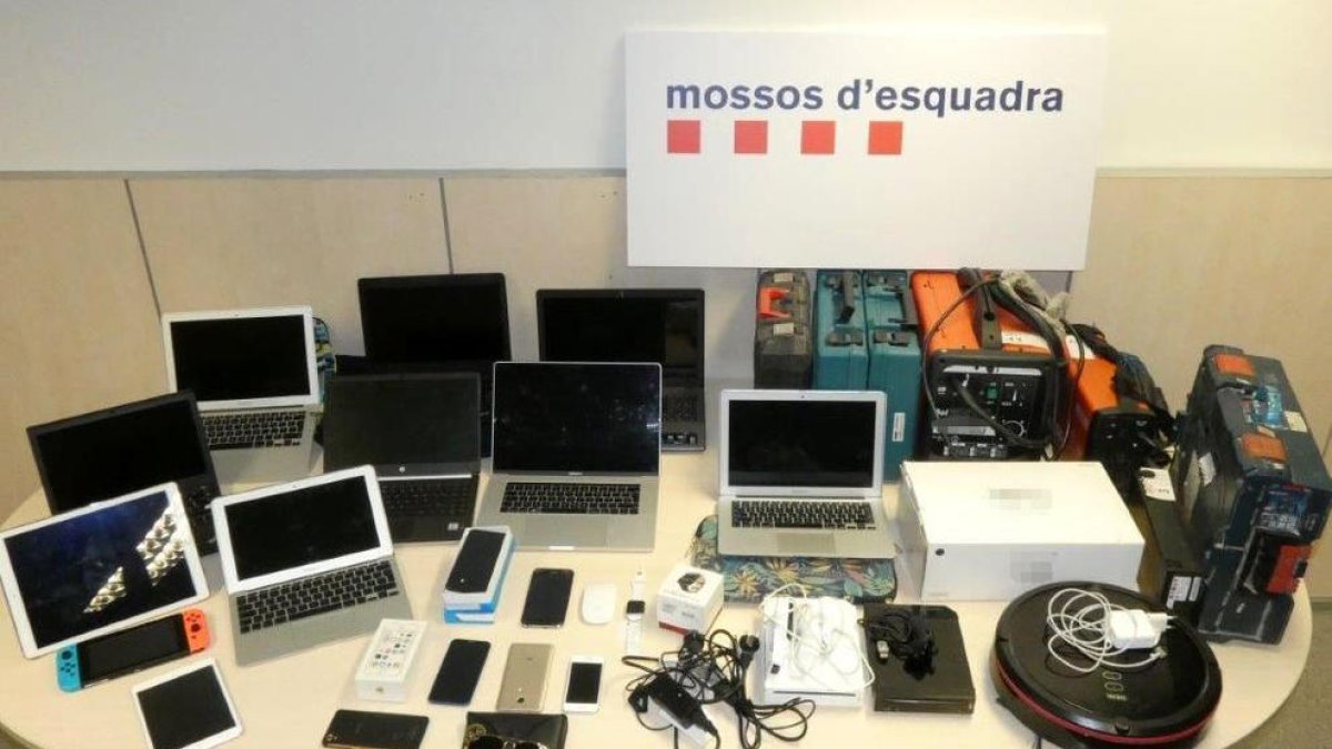 Pillado un vecino de Riudoms por vender los objetos que robaba en una web de compraventa