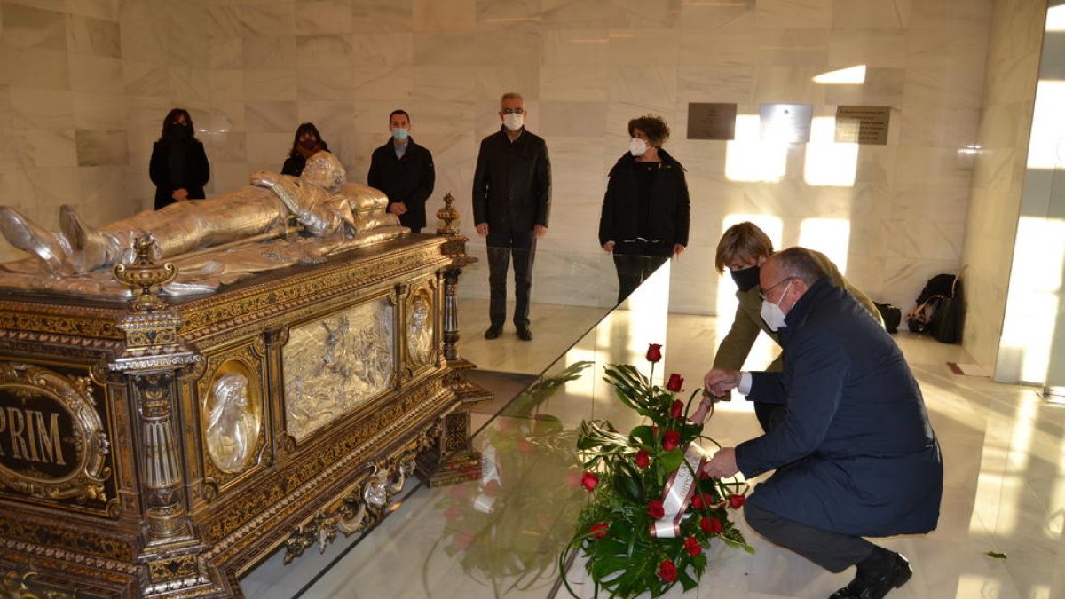 Ofrena institucional al mausoleu del general Prim de Reus amb motiu dels 150 anys de la seva mort