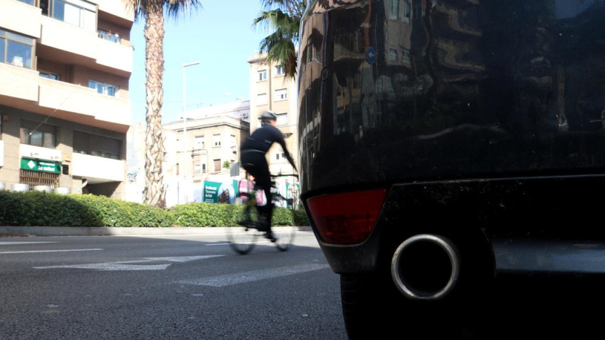 IPC, carburants, moto, tub d'escapament