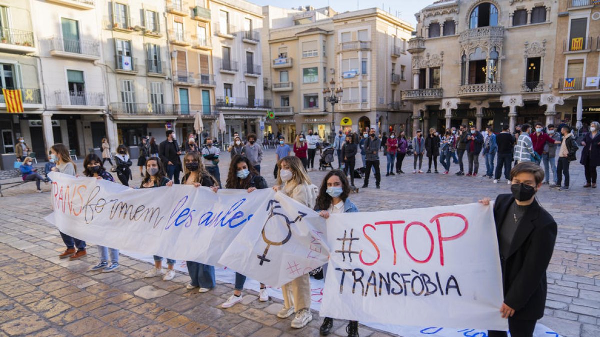 Concentraciones a favor de los derechos trans a Reus y varias localidades catalanas