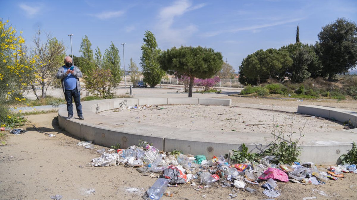 Vecinos de Ponente|Poniente piden reforzar el cerrado del parque del Camino de la Coma de Tarragona