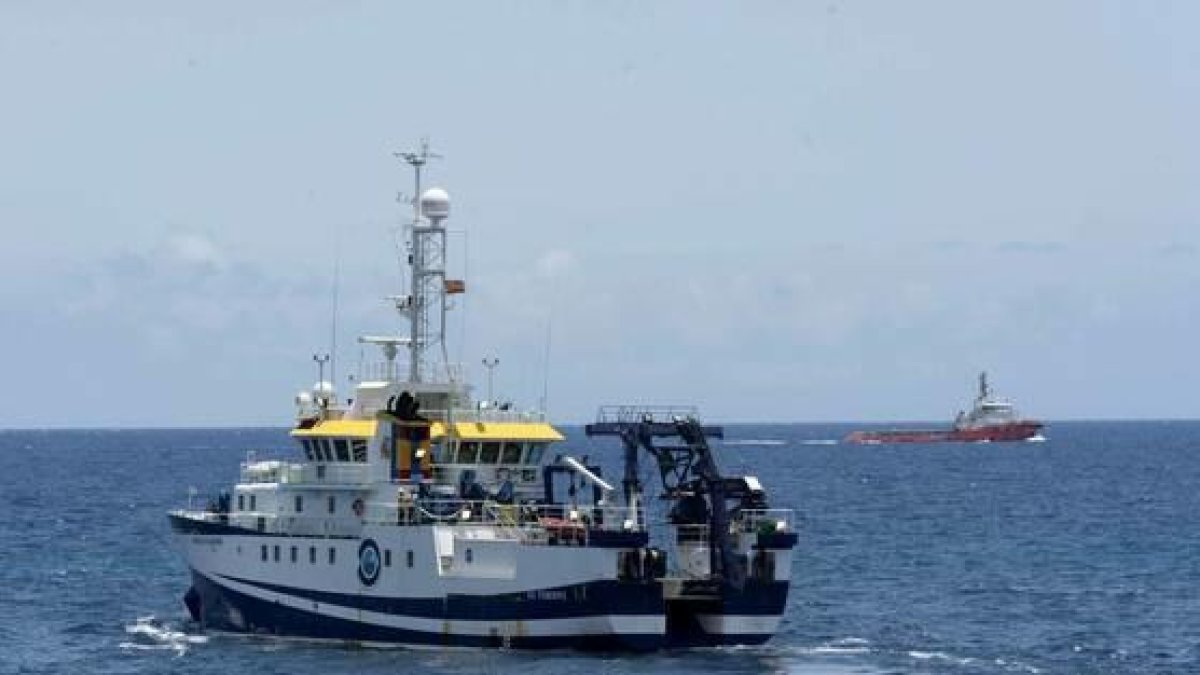 Troben dos objectes al fons de la mar que podrien pertànyer a Tomás Gimeno, el pare de l'Anna i Olivia