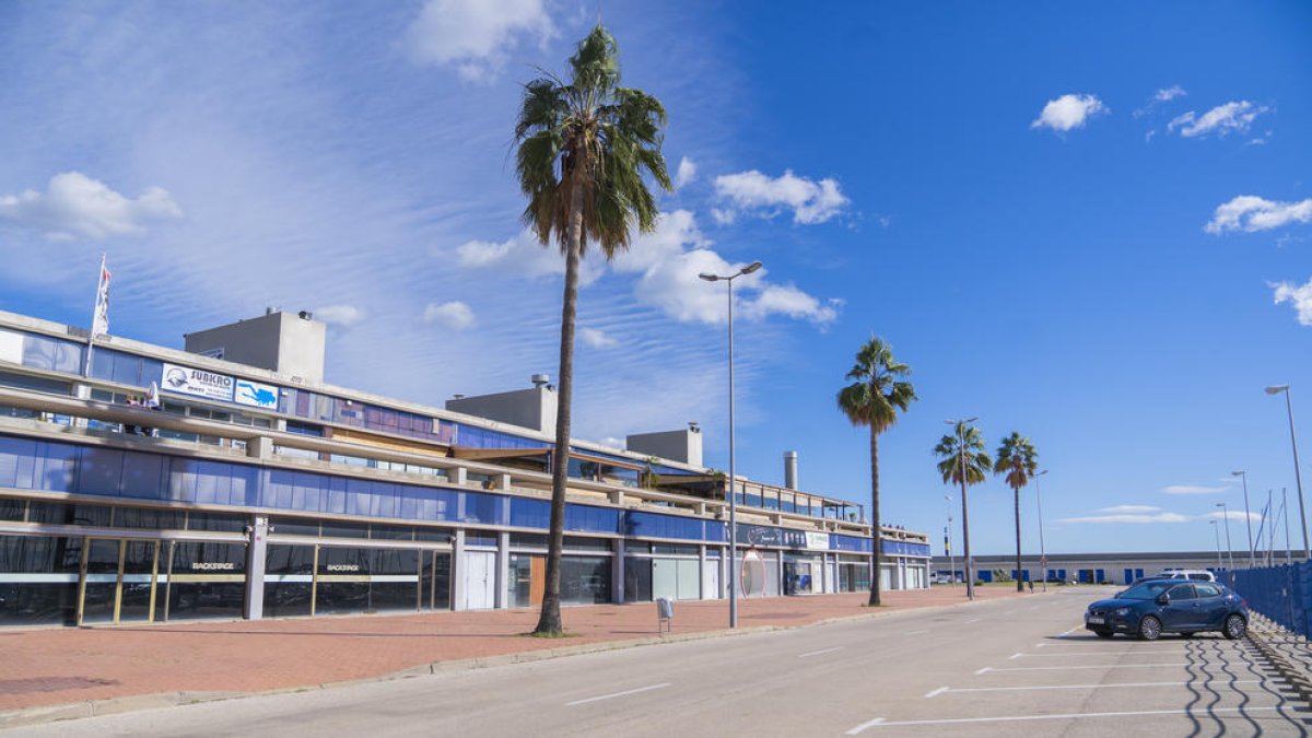 El Port Esportiu de Tarragona demolirà la meitat dels locals per construir un pàrquing