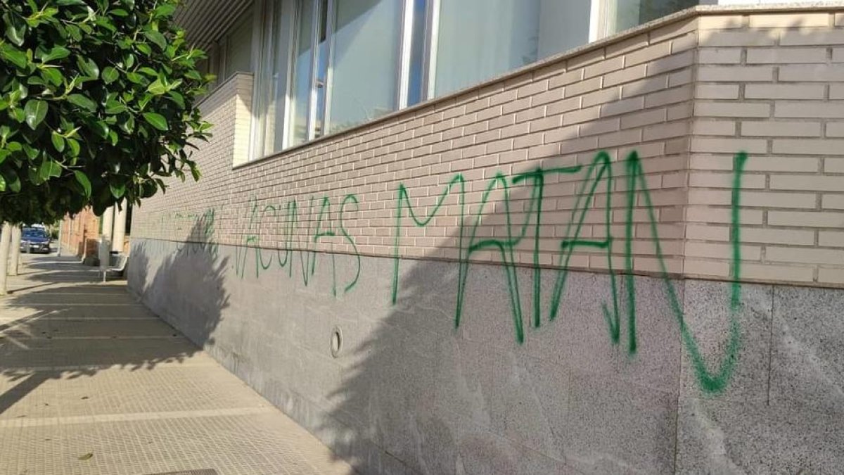 Atac negacionista al CAP de Riudoms