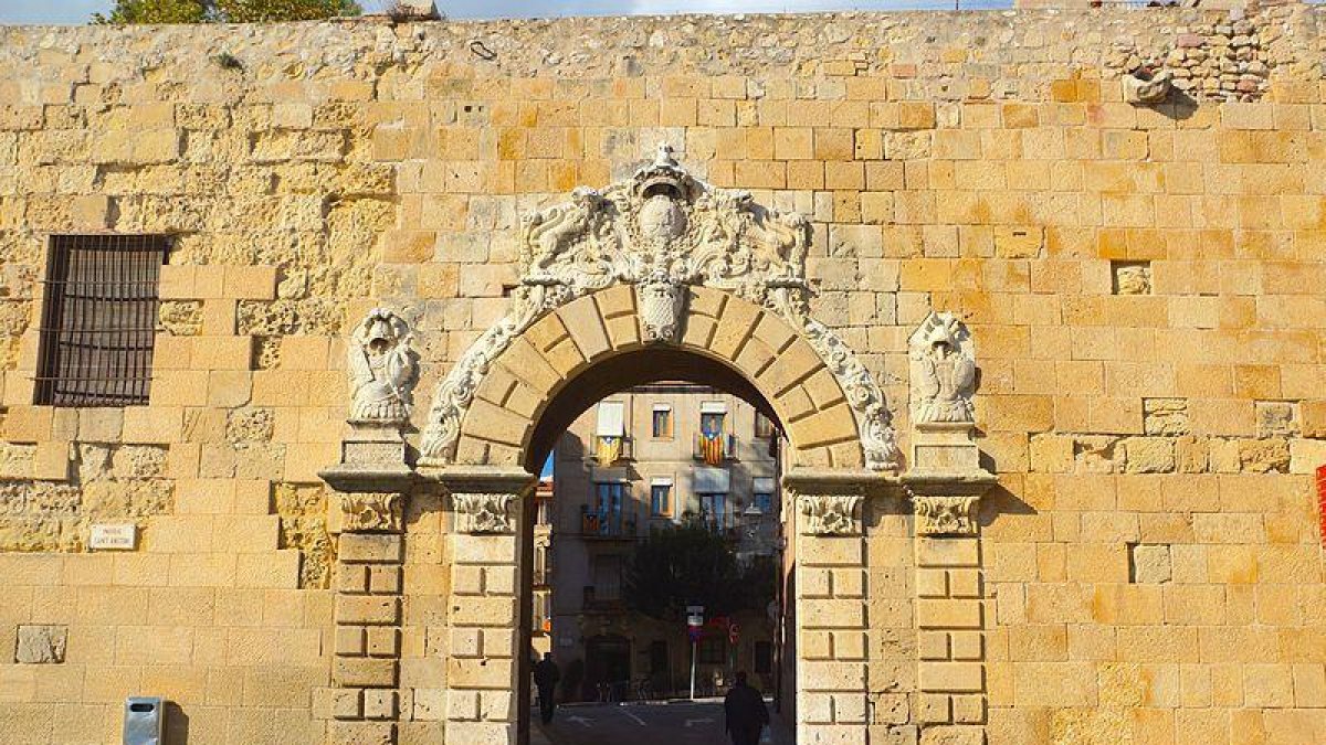 Piden controlar el acceso de vehículos por el Portal de Sant Antoni de Tarragona