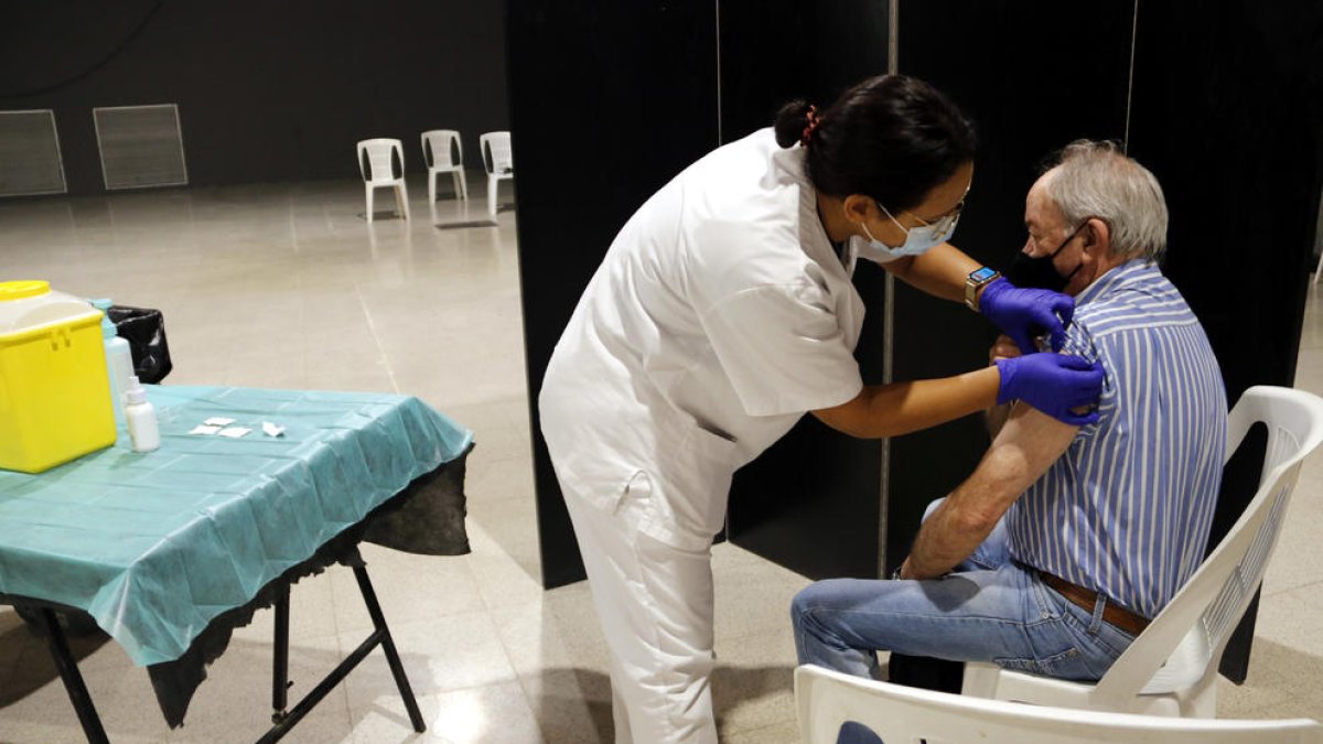 España registra 5.820 nuevos casos de covid-19 y 55 defunciones desde el viernes