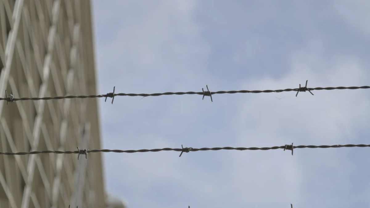 Investiguen uns vídeos on es veuen interns d'una presó de Lugo consumint drogues