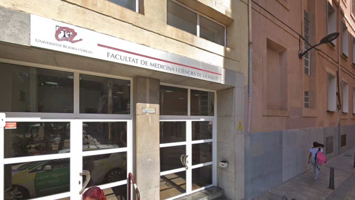 Els infectats pel brot de covid de la Facultat de Medicina de Reus pugen fins a 38
