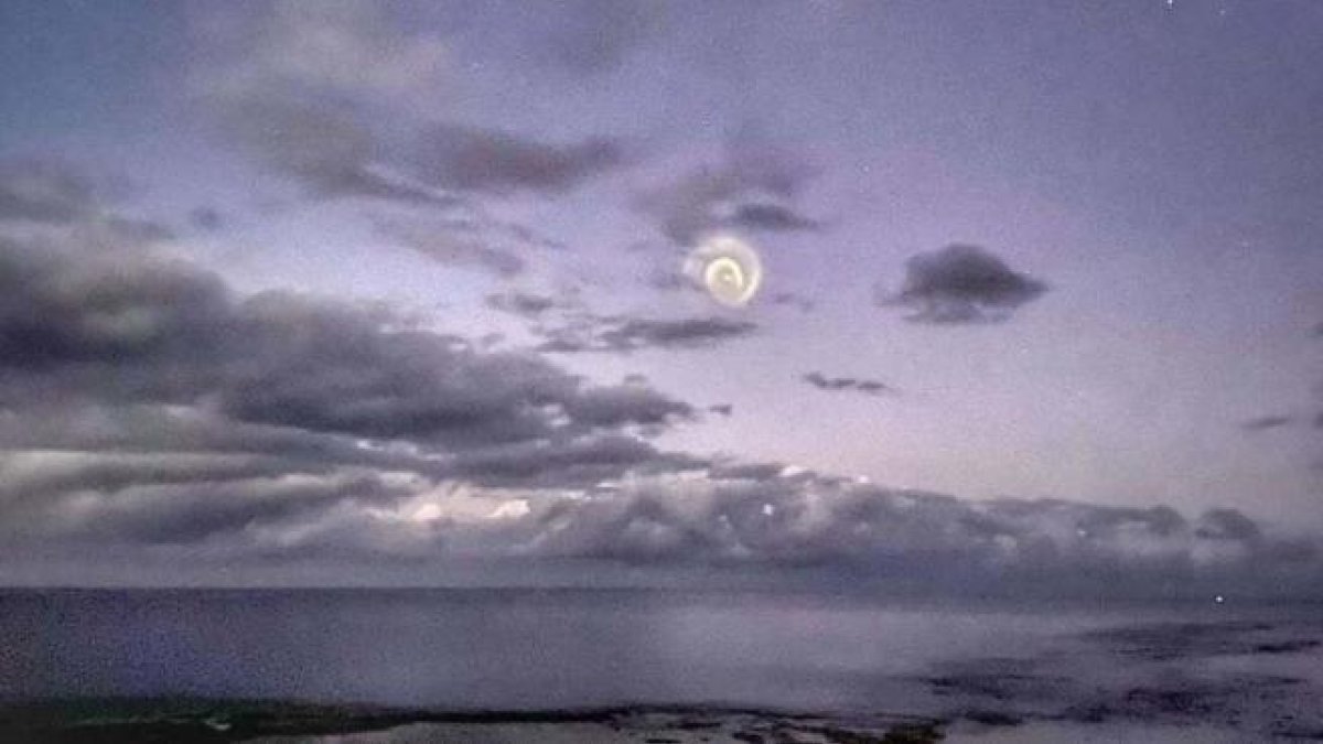 Una estranya espiral en el cel del Pacífic desconcerta als astrònoms