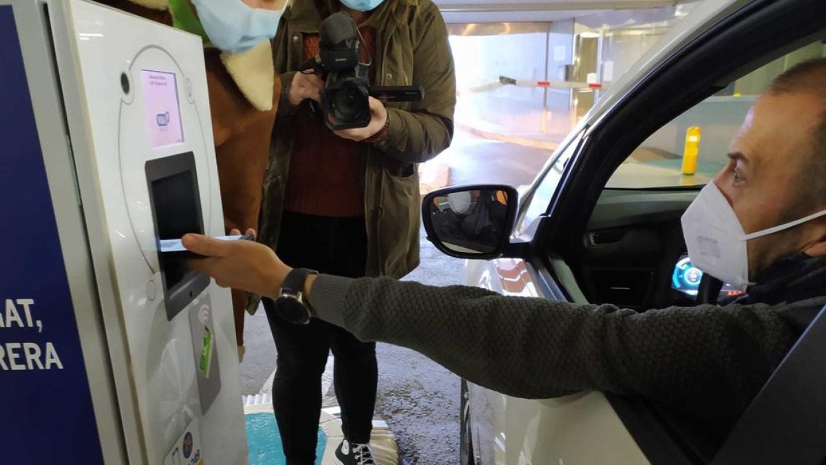 L'app Aparcar facilita l'entrada als pàrquings municipals de Reus sense tiquet