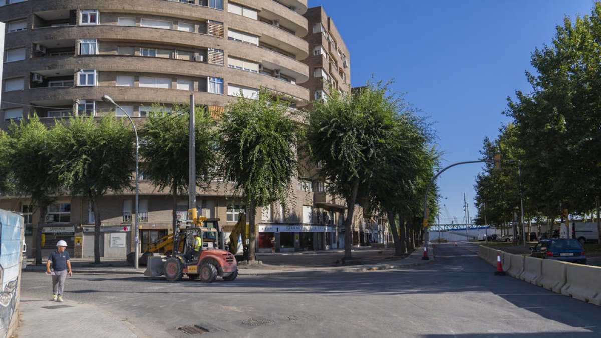 El paseo de la Independencia de Tarragona inicia la transformación con una rotonda
