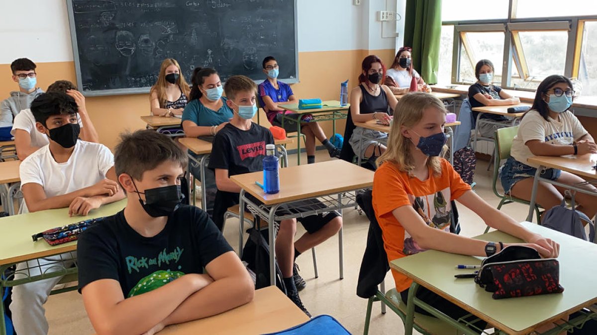 A Espanya hi ha quatre vegades més alumnes de secundària que repeteixen que la mitjana de l'OCDE