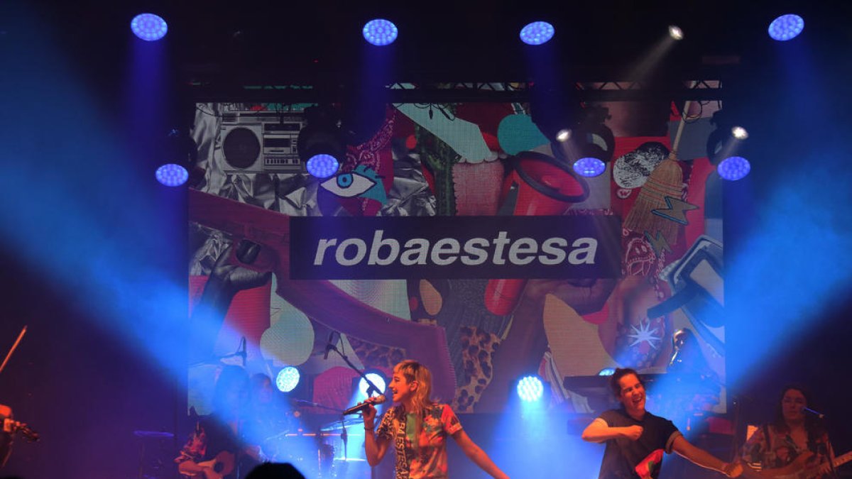 Ropa Extendida estrena del nuevo disco 'a Rosa permanente' al Apolo