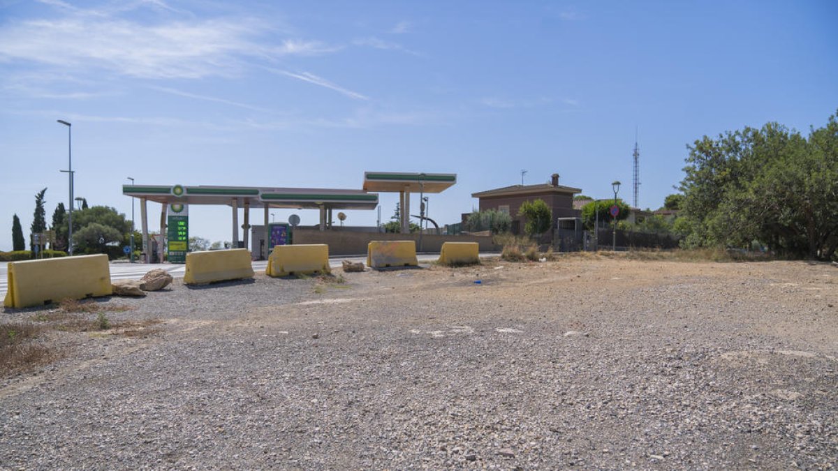 Los vecinos de Sant Pere i Sant Pau piden más plazas de aparcamiento