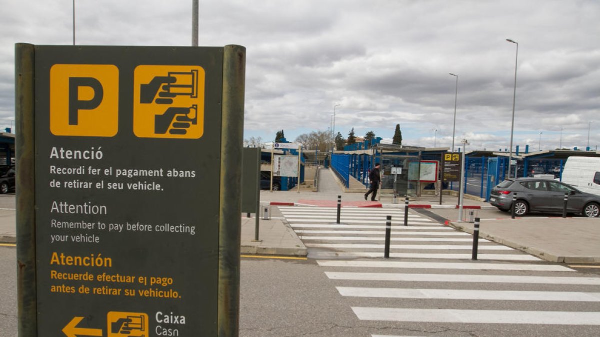 L'aparcament de l'aeroport de Reus tornarà a ser de pagament després d'any i mig