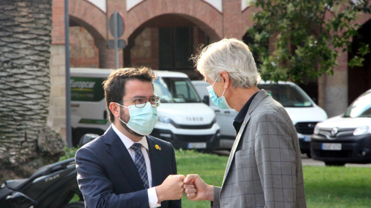 Aragonès pide «responsabilidad» y mantener el uso de la mascarilla y las cuarentenas