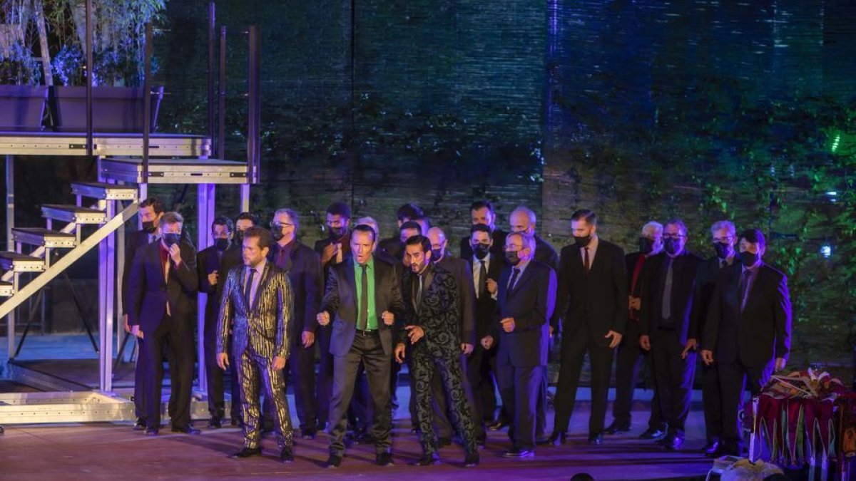 Buen recibimiento por parte del público en el ensayo general de la ópera Rigoletto