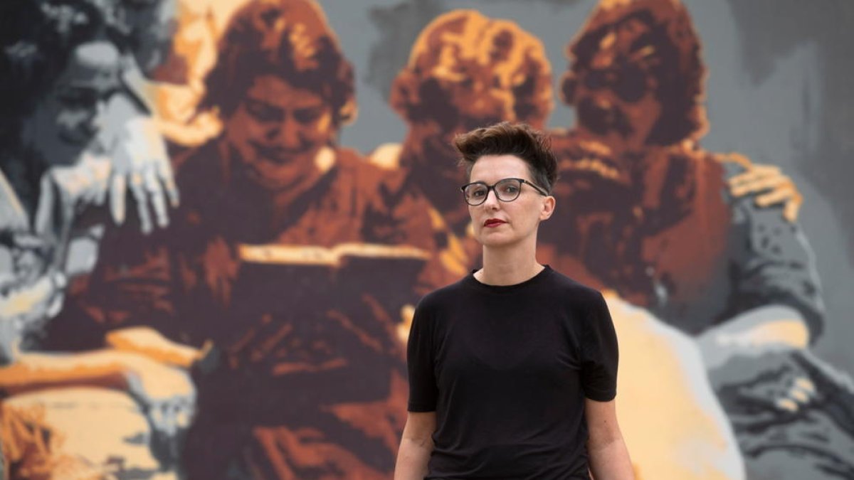 Fan fora a Bel Olid per fer topless a una piscina de PortAventura