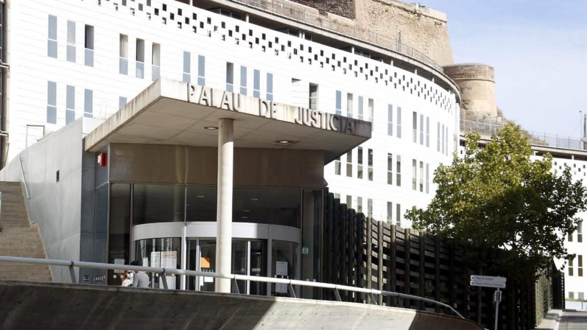 Presó sense fiança per al detingut acusat de violar i agredir una dona a Lleida