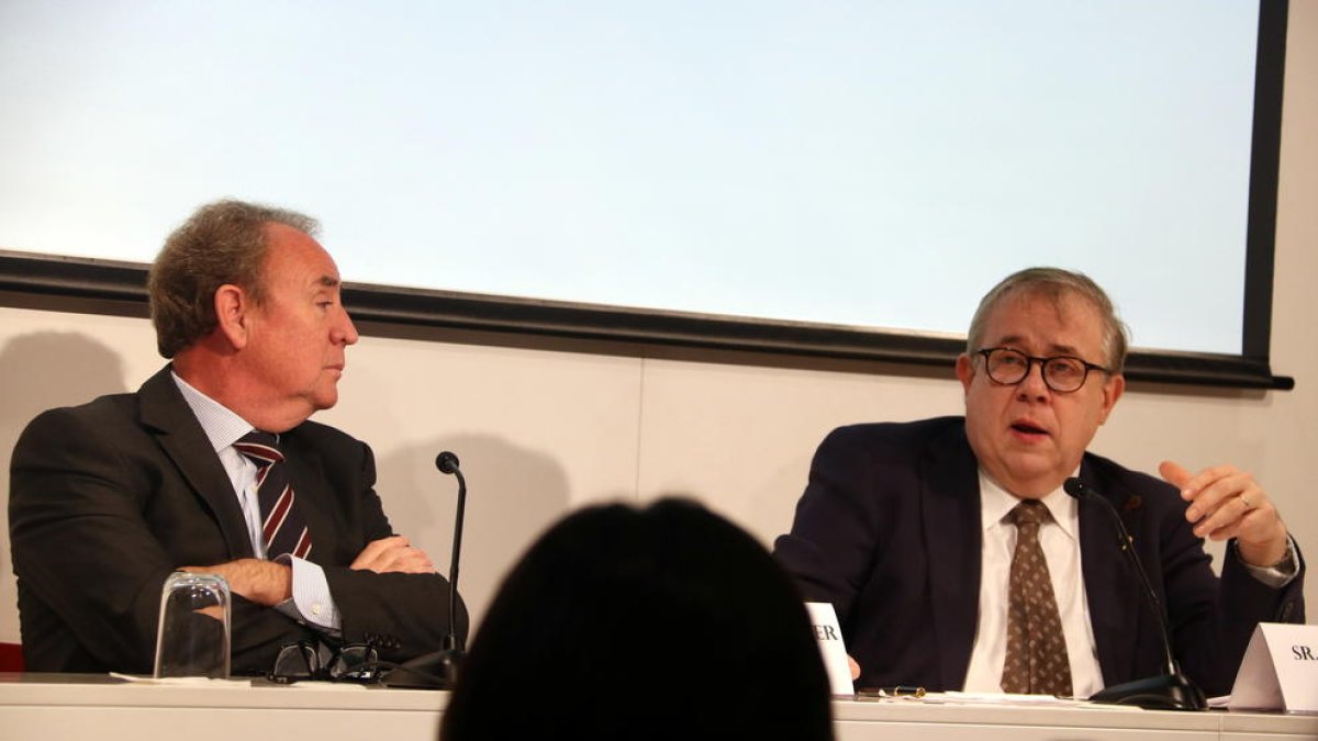 Padrós advierte que la falta de distancia y los grandes encuentros pueden provocar un aumento de contagios por Navidad