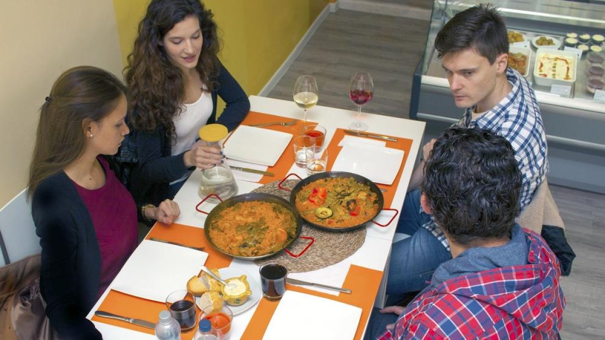 Dos estudis proposen adaptar la dieta mediterrània als nous hàbits alimentaris