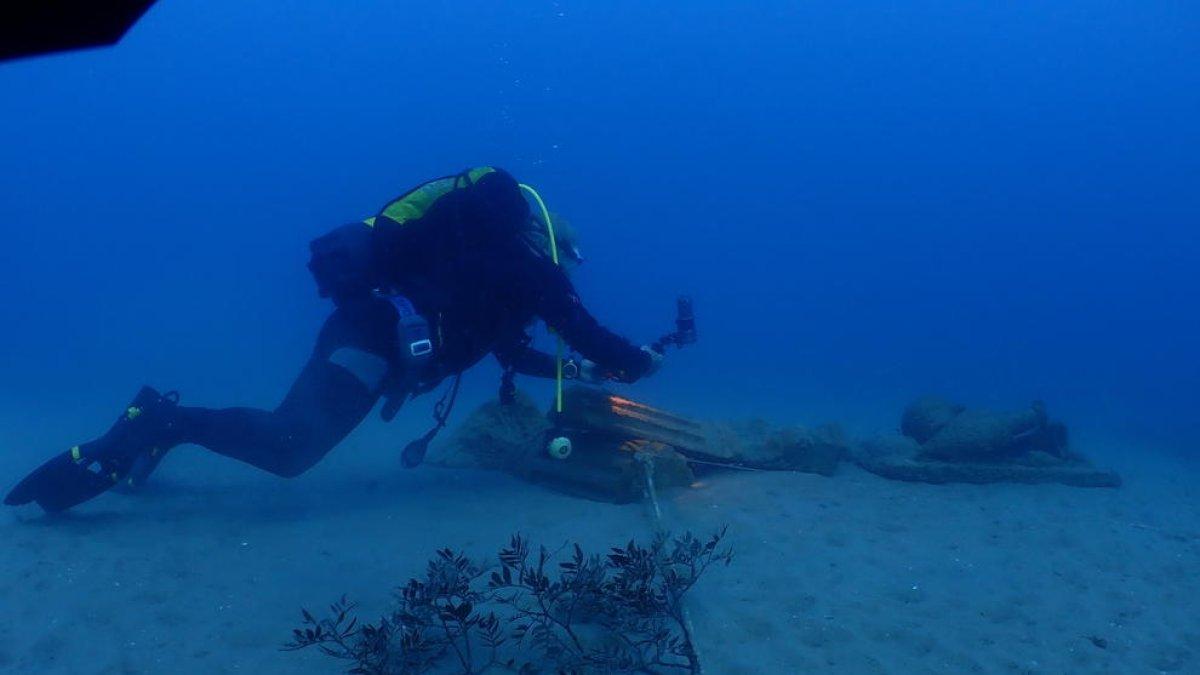 El Port de Tarragona i la URV continuen la immersió de biòtops per a la regeneració de la vida marina