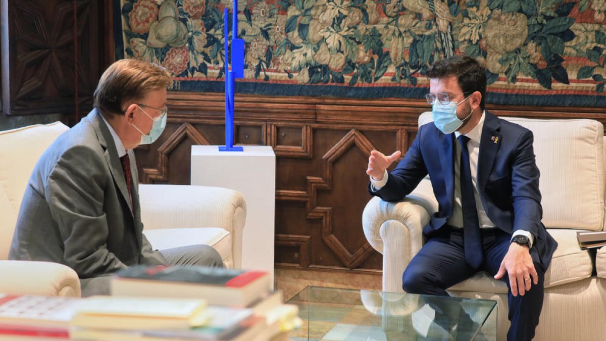 Aragonès i Puig acorden una «aliança pràctica» per reclamar un finançament «just» i captar fons europeus