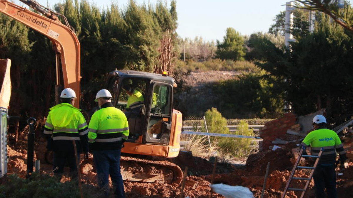 El CAT estima que en 20 horas podrá reparar el averia de la cañería