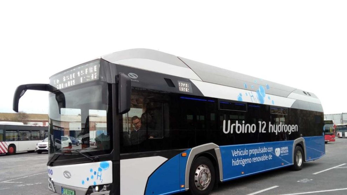 L'EMT prova pels carrers de la ciutat un nou model d'autobusos propulsat amb hidrogen
