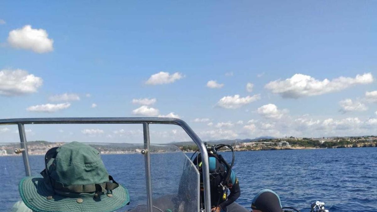 La investigación de la Fiscalía de Medio Ambiente de Tarragona sobre el fondo marino empieza recogiendo muestras