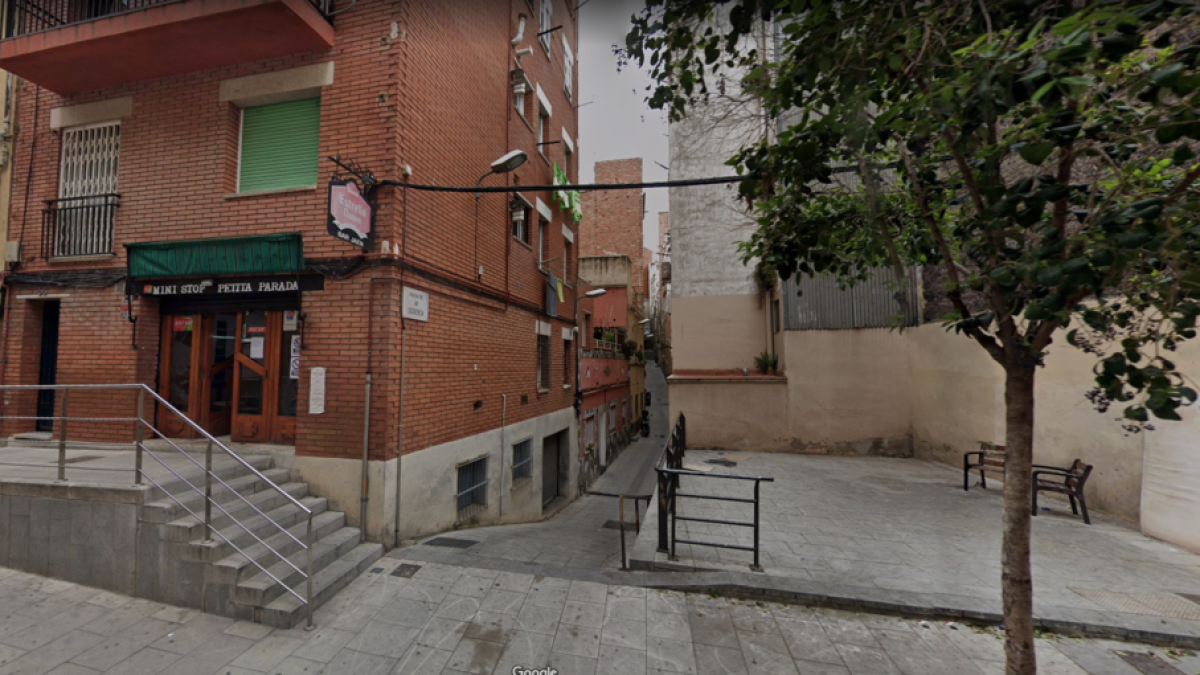 El Ayuntamiento de Barcelona desaloja tres edificios más del pasaje Sigüenza