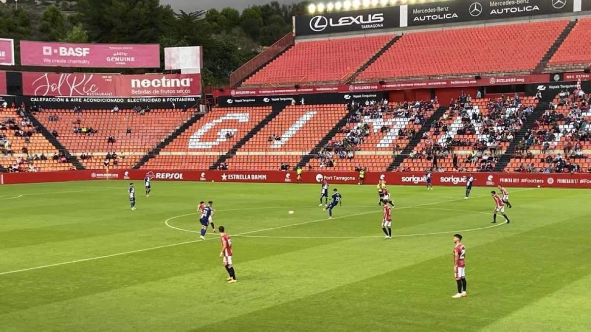 Pablo y Pedro, titulares a la delantera del Nàstic