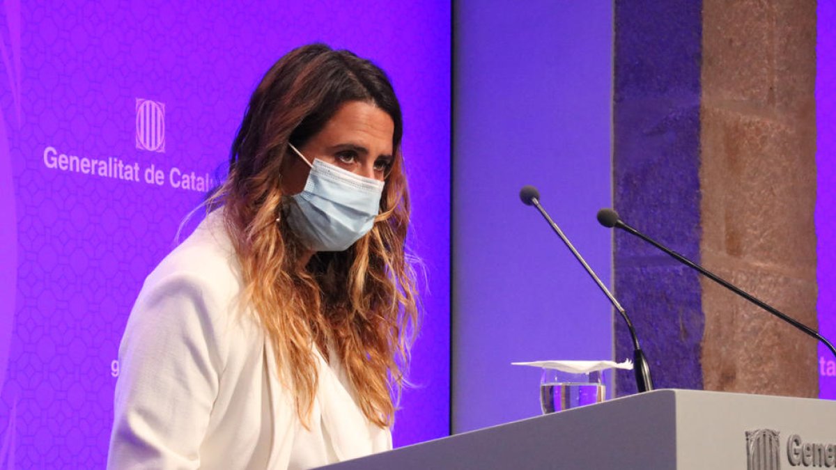 El Gobierno prevé que las nuevas restricciones entren en vigor como mucho tarde el fin de semana y estudia el toque de queda