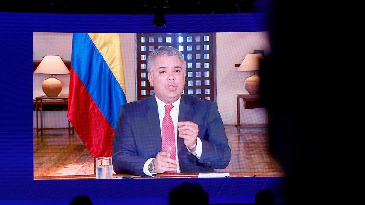 Facebook estudiará si decir «marica» a Iván Duque es discurso de odio