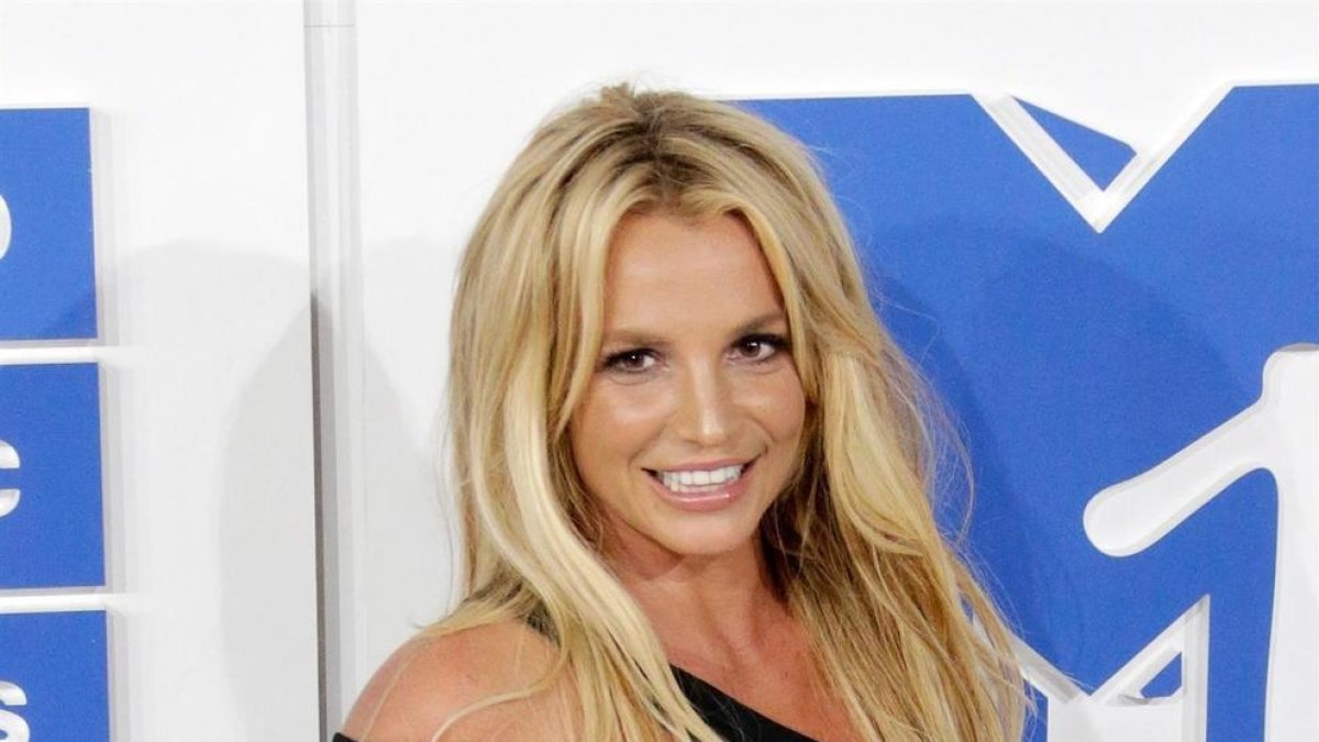 El padre de Britney Spears renuncia a ser su tutor legal después de 13 años