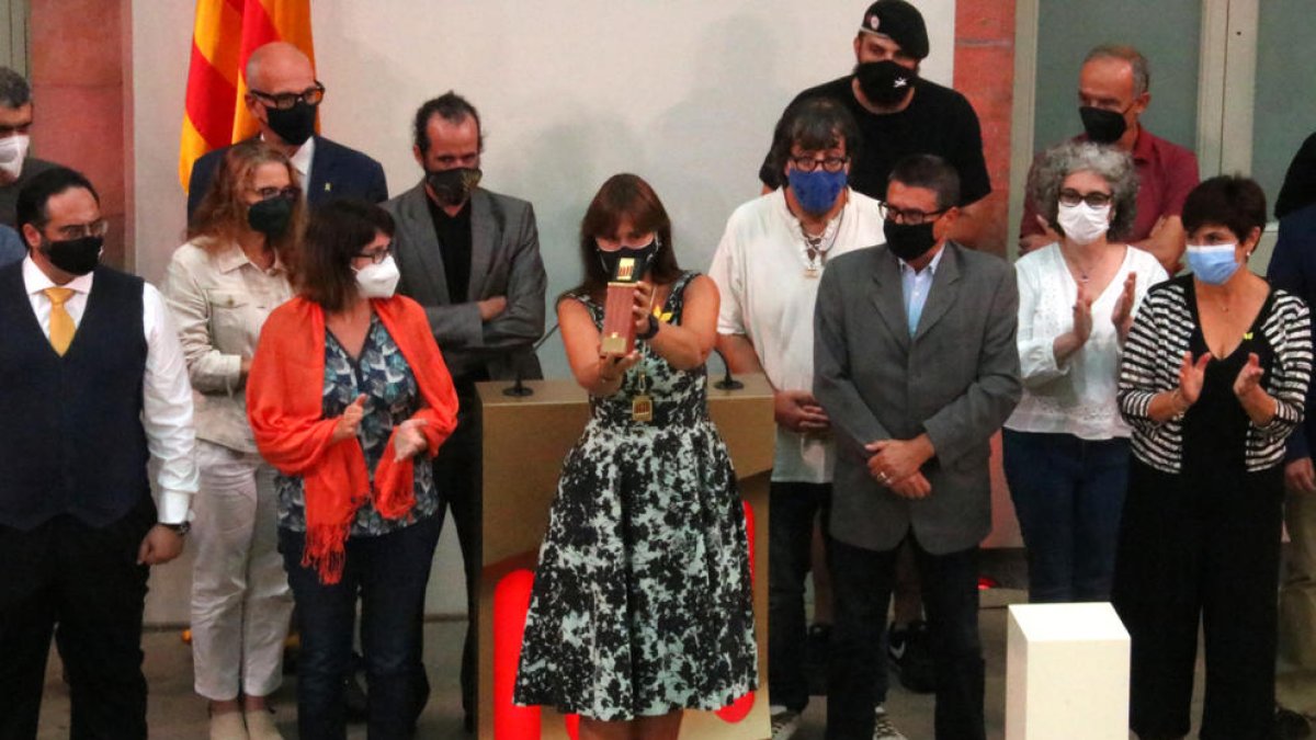 Borràs reivindica los «símbolos» en la entrega de la Medalla de Honor del Parlament a las «víctimas de la represión»