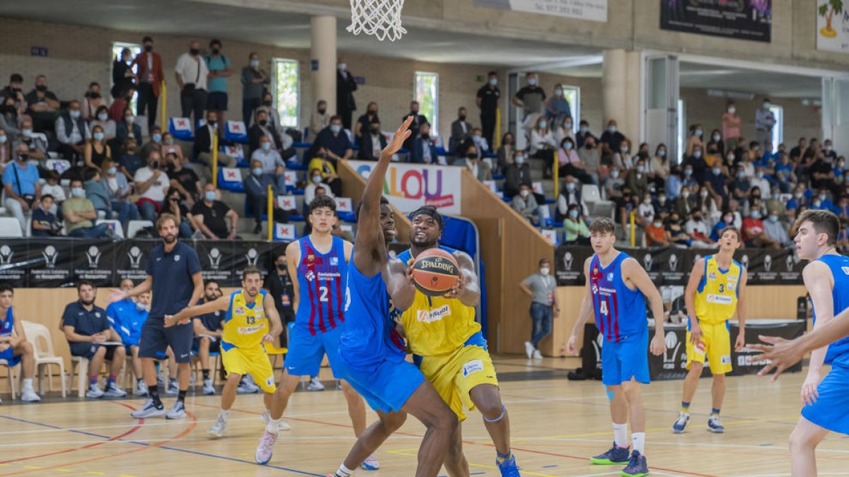 El Barça no da opciones al CB Salou y se lleva la Liga Catalana EBA