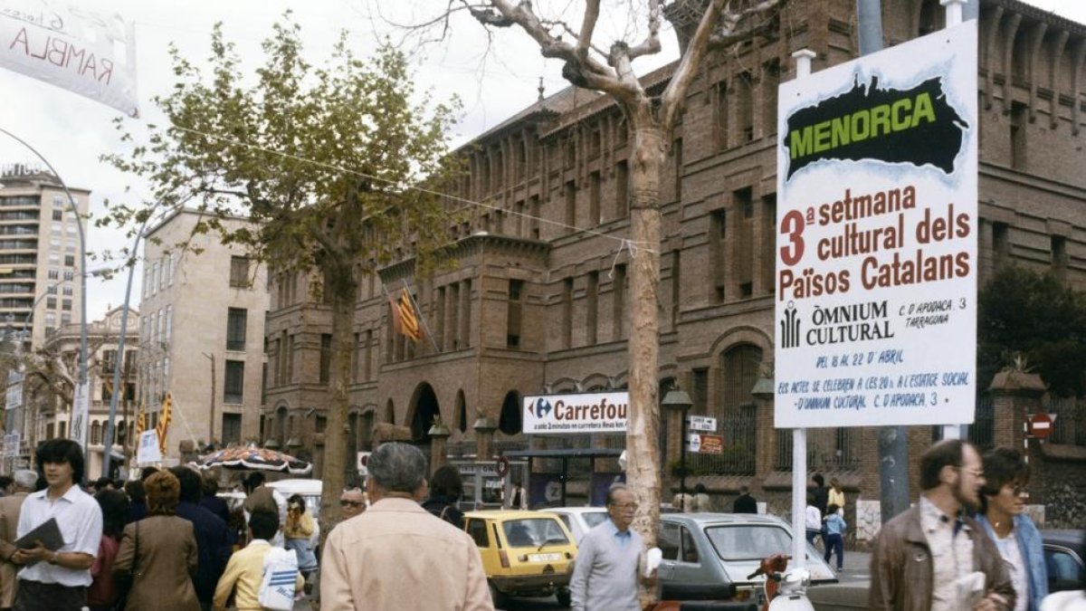 Òmnium Tarragonès cede al Ayuntamiento de Tarragona su fondo documental de 1971 a 2015