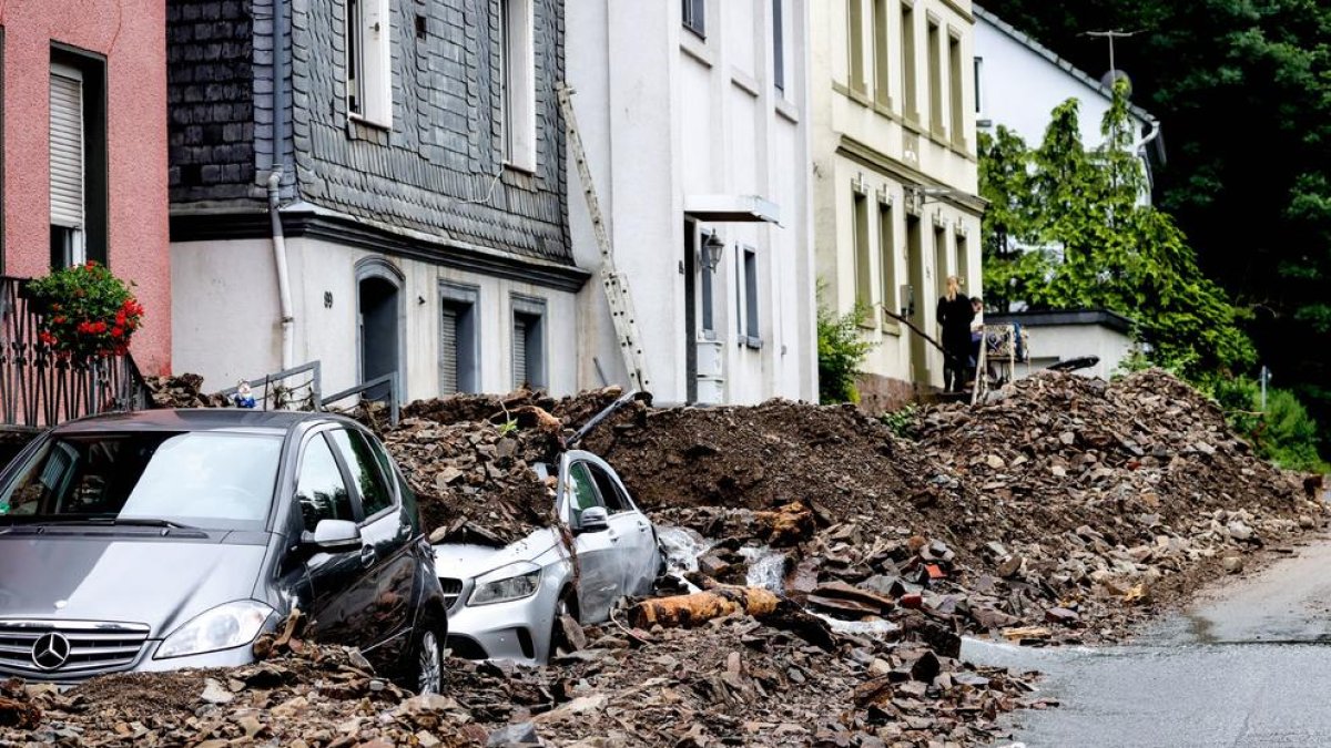 Almenys 19 morts i 70 desapareguts per fortes tempestes a l'oest d'Alemanya