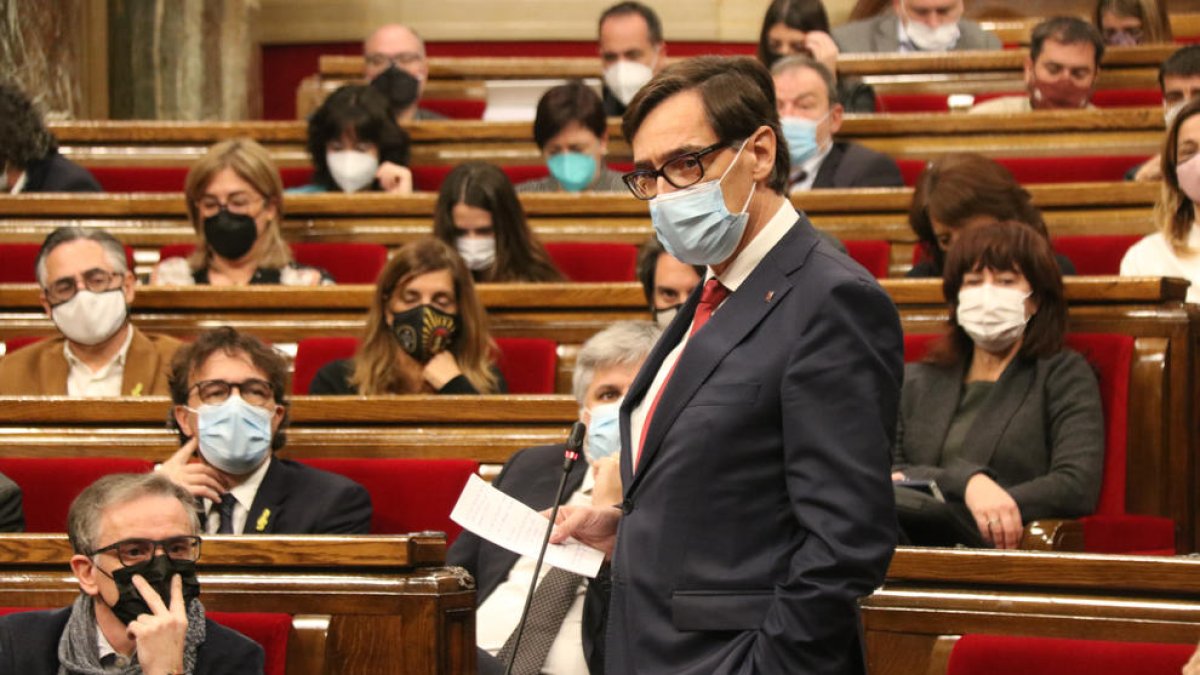 El Parlament insta al Govern a recuperar progresivamente los horarios, presencialidad y servicios asistenciales de los CAP